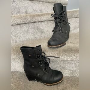 SOREL Size 5 Joan of Arctic Wedge All Seasons LEATHER WATERPROOF